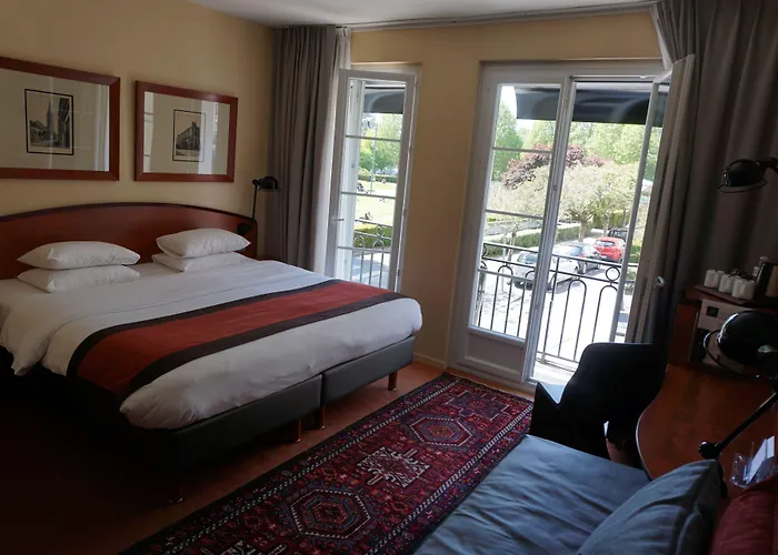 Western Royal Hotel 3*