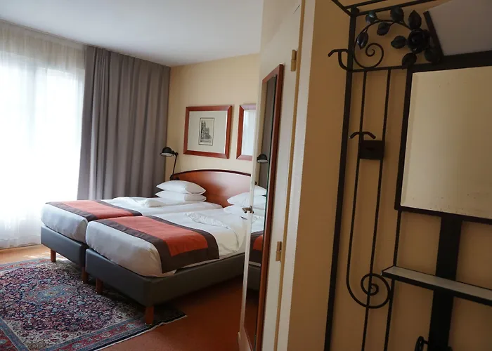 Ξενοδοχείο Western Royal 3*